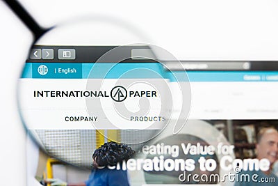 Los Angeles, California, USA - 25 March 2019: Illustrative Editorial of International Paper website homepage Editorial Stock Photo
