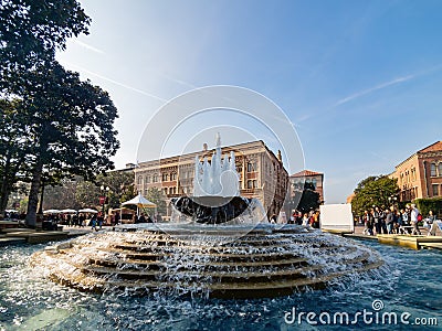 Afternoon sunny view of the Patsy and Forrest Shumway Fountain of USC Editorial Stock Photo