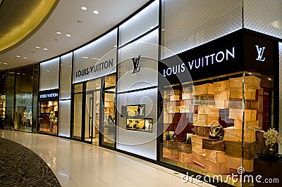 Louis Vuitton Shop Window Display Editorial Image - Image: 18075075