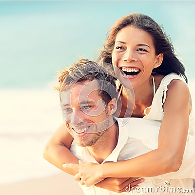 https://thumbs.dreamstime.com/x/love-happy-couple-beach-having-fun-piggyback-ride-outdoor-smiling-laughing-together-romantic-holidays-vacation-travel-32730115.jpg