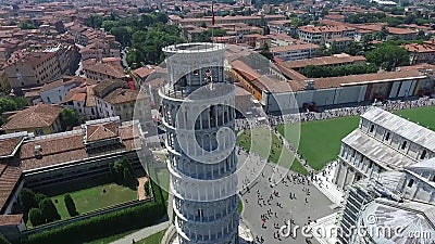 Luftvideo des lehnenden Turms in Sommer Pisas Italien Luftvideo des lehnenden Turms in Sommer Pisas Italien