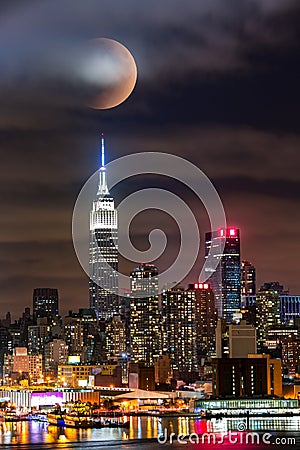 Lunar eclipse above New York Stock Photo