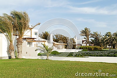 Luxury houses facing the Pacific Ocean, Paracas, Peru Stock Photo