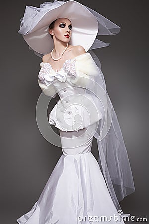 https://thumbs.dreamstime.com/x/luxury-retro-bride-wedding-style-white-dress-beautiful-hat-chic-aristocratic-woman-big-34342541.jpg