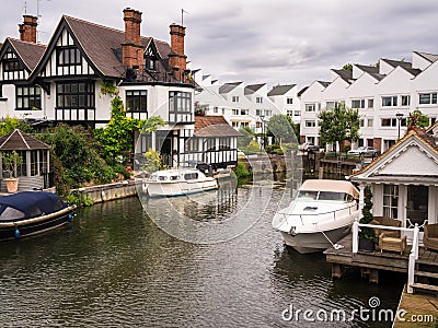 Luxury River Thames Houses Stock Photo