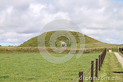 Maeshowe Neolithic chambered cairn tomb, Orkney, Scotland Editorial Stock Photo