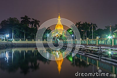 Maha Wizaya Pagoda at night, Yangon Stock Photo