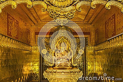 Mahar Shwe Thein Daw Buddha statue golden buddha statue most famous pagoda for Mandalay and Myanmar people to grant wishes of its Stock Photo