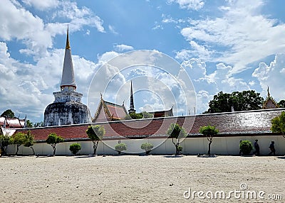 The main larger stupa in the Sri Lankan-style at Wat Phra Mahathat Woramahawihan Stock Photo