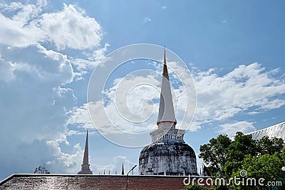 The main larger stupa in the Sri Lankan-style at Wat Phra Mahathat Woramahawihan Stock Photo