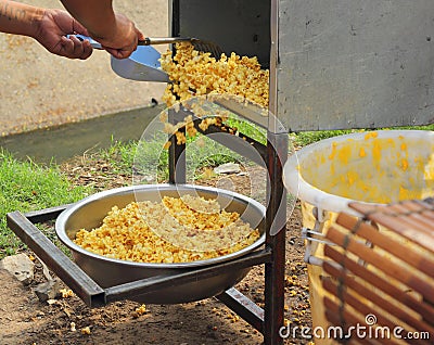 Making popcorn a caramel coated in market Stock Photo