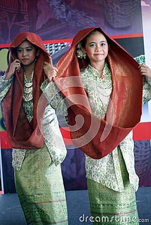 Malay Traditional Dance Editorial Photo - Image: 15817086
