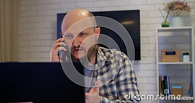 Man adapting to remote work challenges, adaptability evident in problem-solving, adaptability driving professional Stock Photo