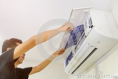 Cleaning filter air conditioner Stock Photo