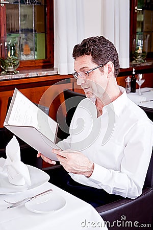 https://thumbs.dreamstime.com/x/man-woman-restaurant-dinner-29474754.jpg