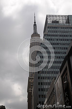EMPIRE SATE BUILING AT MANHATTAN FINANICIAL DISTRICT Editorial Stock Photo