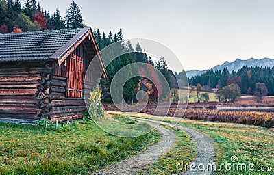 Marvelous morning scene of Wagenbruchsee lake with Kaltwasserkar Spitze mountain range on background. Beautifel autumn view of Stock Photo