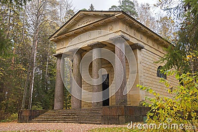 Mausoleum to a husband and benefactor in Pavlovsk Park, St Petersburg Stock Photo