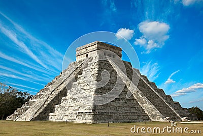 Mayan pyramid in Chichen-Itza, Mexico Stock Photo