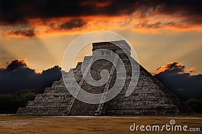 Mayan pyramid in Chichen-Itza, Mexico Stock Photo