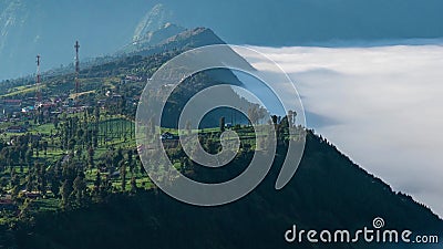 metraggio di filtraggio cinematografico di lasso di tempo 4K delle nuvole ballanti del tappeto del parco nazionale di Bromo Tengg archivi video metraggio di filtraggio cinematografico di lasso di tempo 4K delle nuvole ballanti del tappeto del parco nazionale di Bromo Tengg archivi video
