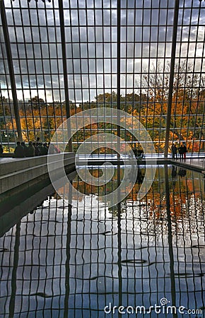 `The Met` in stunning autumn - FALL IN THE BIG APPLE Editorial Stock Photo