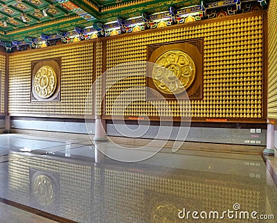 Meun Buddhasukkhavadi Hall with the thousands of small Buddha images. Stock Photo