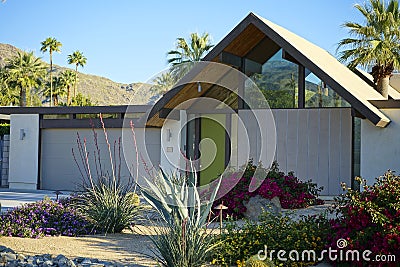 Mid-Century Garden and Home in Palm Springs Stock Photo