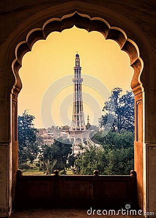 Minar e pakistan from badshahi mosque corridor Stock Photo