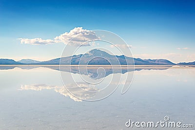 Miror effect and reflection of mountain in Salar de Uyuni Uyuni salt flats, Potosi, Bolivia Stock Photo