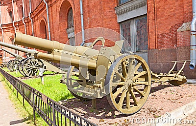 155 mm French howitzer model 1915 Saint-Chamond Stock Photo