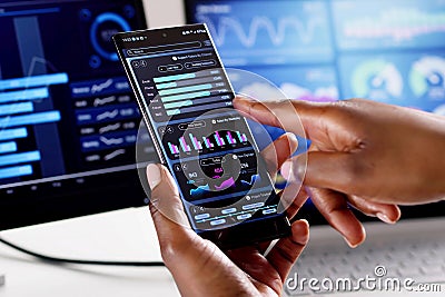 Mobile dashboard analytics displaying kpi finance Stock Photo