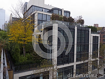 Modern building in New York blending green spaces Editorial Stock Photo