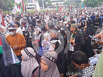 Monas Central Jakarta Indonesia 05 November 2023- Free Palestine, an interfaith solidarity action for Palestine. Editorial Stock Photo