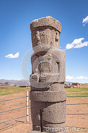 Monolith Statue of Tiwanaku Tiahuanaco culture - La Paz Bolivia Stock Photo