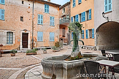 Mons, Var, Provence, France: small square in the ancient hill town Stock Photo