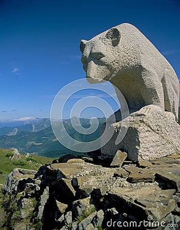 Monument to the Bear, Collado De Llesba, Picos de Europa, Cantabria, Spain. Editorial Stock Photo