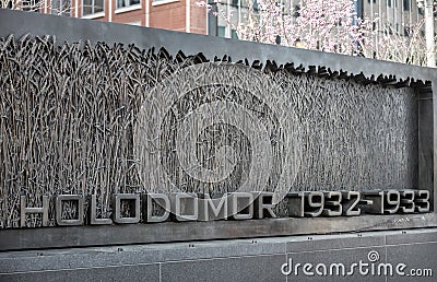 https://thumbs.dreamstime.com/x/monumento-de-holodomor-en-washington-69424950.jpg