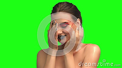 Mooi donkerbruin gezichts dicht omhooggaand portret op het groene scherm stock footage Mooi donkerbruin gezichts dicht omhooggaand portret op het groene scherm stock footage