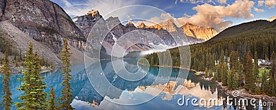 Moraine Lake at sunrise, Banff National Park, Canada Stock Photo