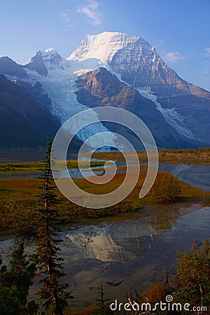 Mount Robson Provincial Park, Morning Reflection of Mount Robson at the End of Berg Lake, British Columbia, Canada Stock Photo
