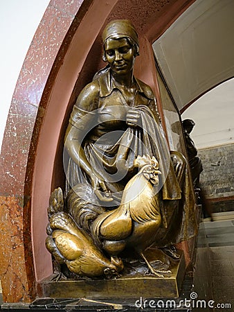 Moscow metro PLOSHCHAD REVOLUTYSII station beautiful bronze statue interior decoration, Russia Editorial Stock Photo