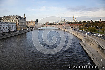 Moscow river overlooks the big Moskvoretsky bridge Stock Photo