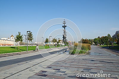 MOSCOW, RUSSIA - SEPTEMBER 25, 2015: Crimean embankment. Monument To Peter The Great Editorial Stock Photo