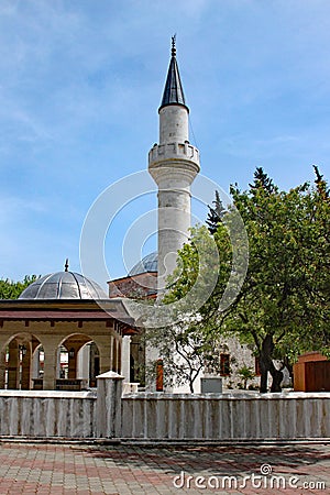 The mosque with it`s tall minaret near the town square in Dalyan, Turkey Stock Photo