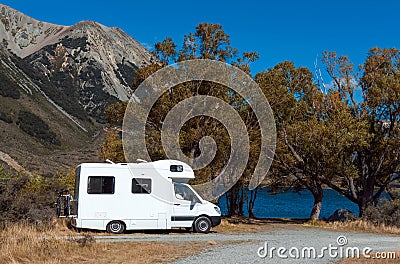 Motorhome camper at Lake Pearson / Moana Rua Wildlife Refuge, New Zealand Stock Photo