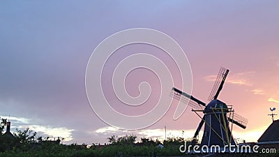 Moulin à vent en Hollande en 1080 p banque de vidéos Moulin à vent en Hollande en 1080 p banque de vidéos