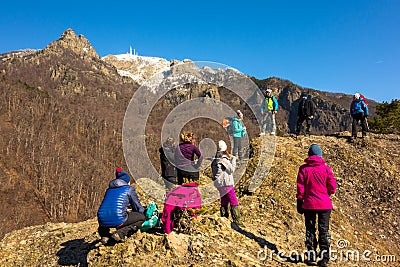 Mountain guide talking to a group of mountaineers Editorial Stock Photo