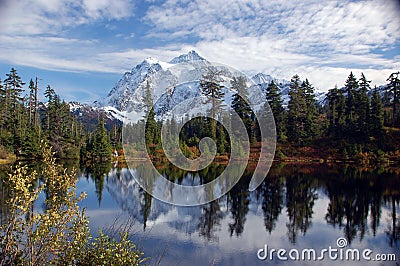 Mt Shuksan reflected in Picture Lake Stock Photo