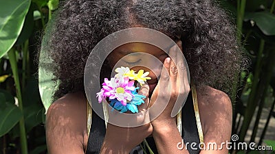 Muchacha africana adolescente triste y gritadora Muchacha africana adolescente triste y gritadora